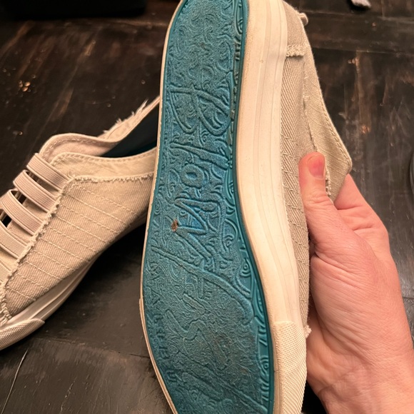 No tie sneakers - Picture 4 of 4